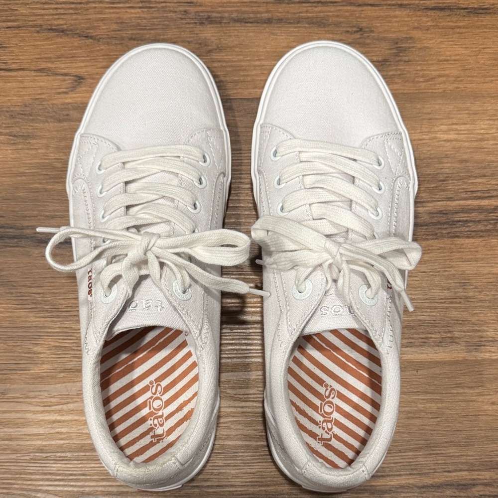 Taos Footwear Women's Cream Low-Top Lace-Up Sneakers